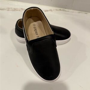 Toddler Piper Finn Black Slip-On Shoes wide sz 6